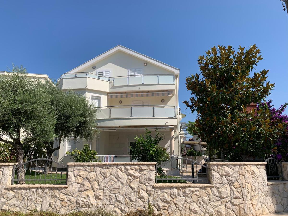 Apartments Dumancic Biograd Na Moru Luaran gambar